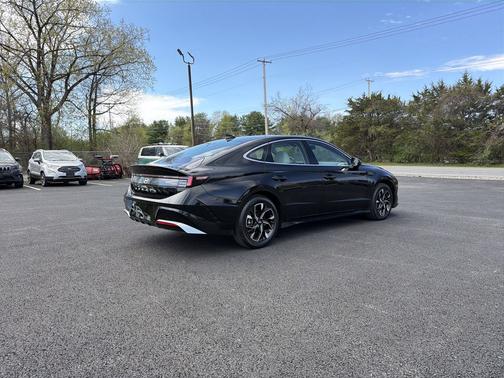 Abyss Black 2025 Hyundai SONATA SEL