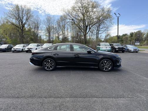 Abyss Black 2025 Hyundai SONATA SEL