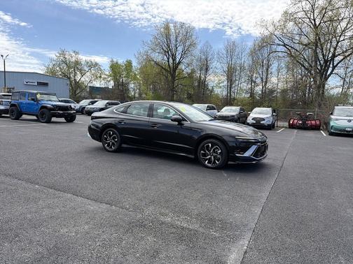 Abyss Black 2025 Hyundai SONATA SEL