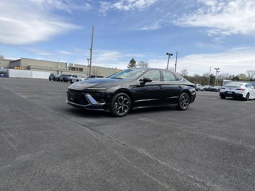 Abyss Black 2025 Hyundai SONATA SEL