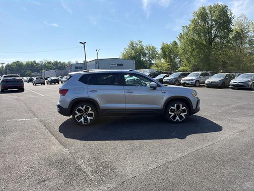 Pyrite Silver Metallic 2023 Volkswagen Taos 1.5T SEL