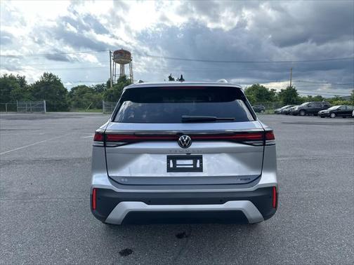 2025 Volkswagen Tiguan 2.0T SE 4MOTION