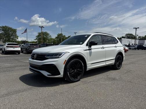 2022 Volkswagen Tiguan 2.0T SE R-Line Black 4MOTION