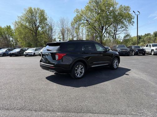 Agate Black Metallic 2021 Ford Explorer XLT