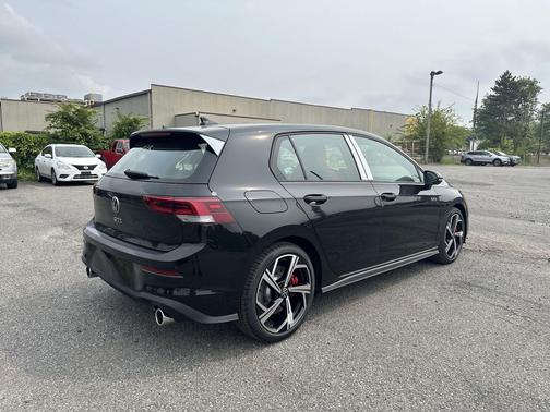 2025 Volkswagen Golf GTI 2.0T SE DSG
