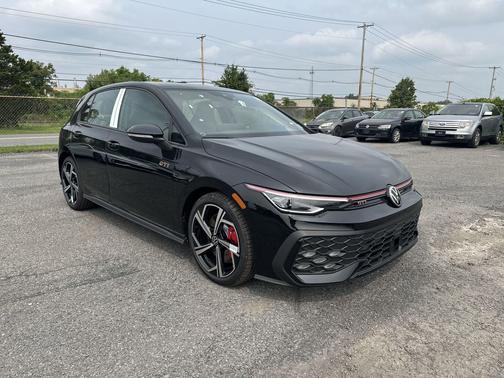 2025 Volkswagen Golf GTI 2.0T SE DSG