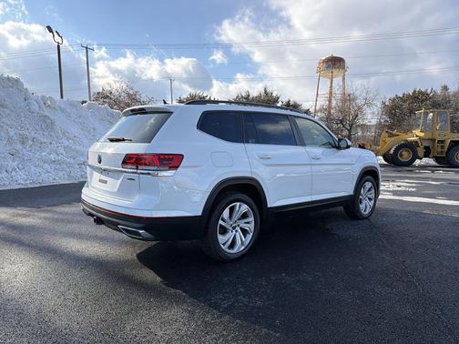 2022 Volkswagen Atlas 3.6L SE w/Technology