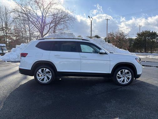 2022 Volkswagen Atlas 3.6L SE w/Technology
