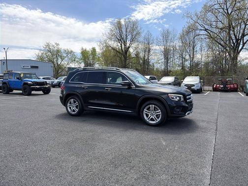 Black 2022 Mercedes-Benz GLB 250 4MATIC