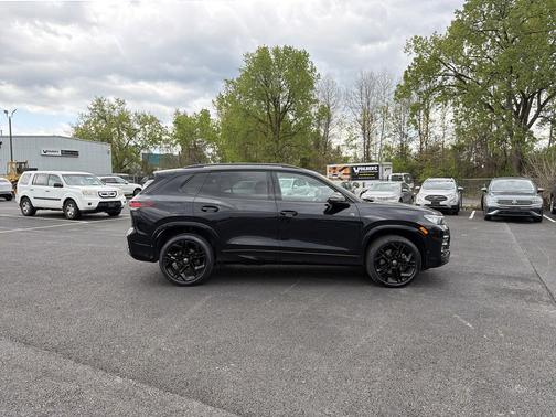 Deep Black Pearl 2025 Volkswagen Tiguan 2.0T SE R-Line Black 4MOTION