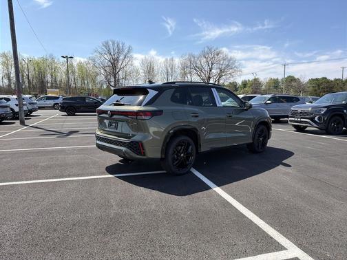 Avocado Green  W/Black Roof 2026 Volkswagen Tiguan 2.0T SE R-Line Black 4MOTION