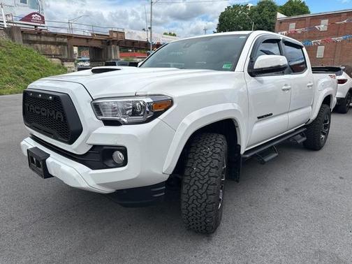 2022 Toyota Tacoma TRD Sport