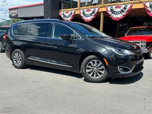 2020 Chrysler Pacifica Touring-L Plus