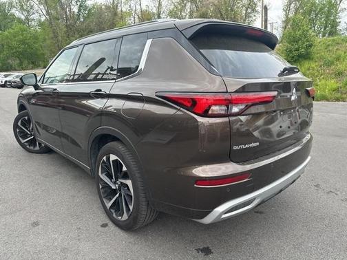 2024 Mitsubishi Outlander PHEV SEL