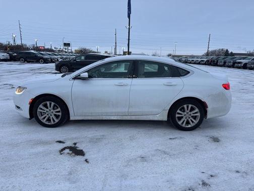 2017 Chrysler 200 Limited