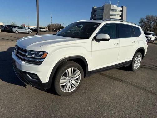 Pure White 2019 Volkswagen Atlas 3.6L SEL Premium