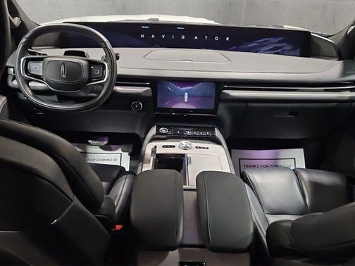 Pristine White Metallic Tri-Coat 2025 Lincoln Navigator Reserve