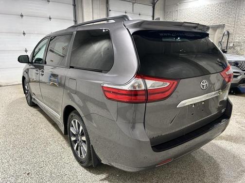 2019 Toyota Sienna Limited Premium