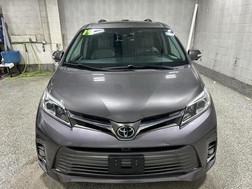 2019 Toyota Sienna Limited Premium