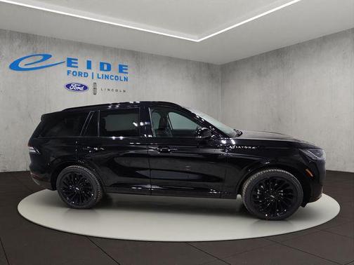 Infinite Black Metallic Clearcoat 2026 Lincoln Aviator Reserve AWD