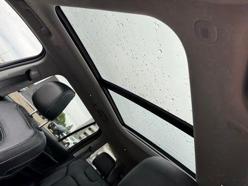 Diamond Black Crystal Pearlcoat 2022 Jeep Grand Cherokee L Limited