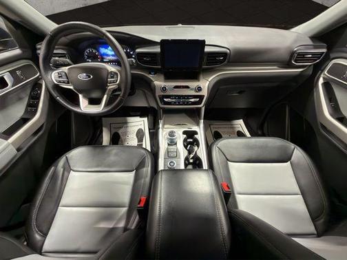 Agate Black Metallic 2023 Ford Explorer XLT