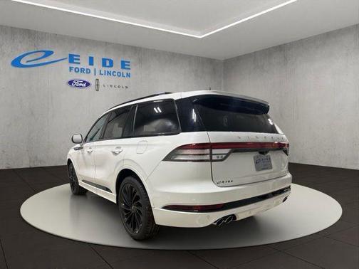 Pristine White Metallic Tri-Coat 2026 Lincoln Aviator Reserve AWD