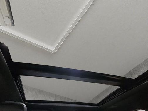 Star White Metallic Tri-Coat 2025 Ford F-150 Platinum