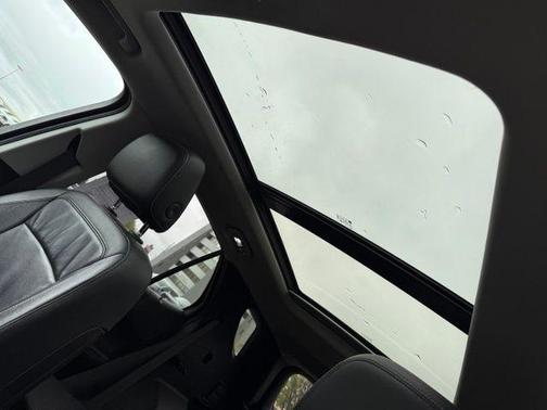 Iridescent Pearl Tricoat 2019 Chevrolet Equinox Premier