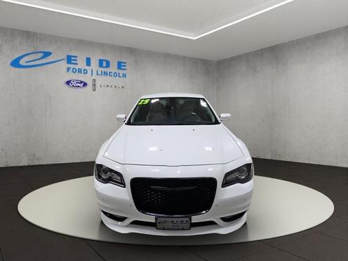 2023 Chrysler 300 Touring