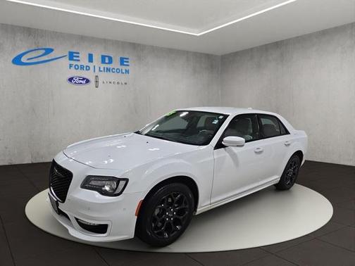 2023 Chrysler 300 Touring