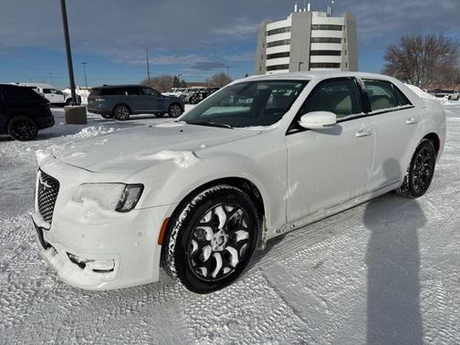 2023 Chrysler 300 Touring