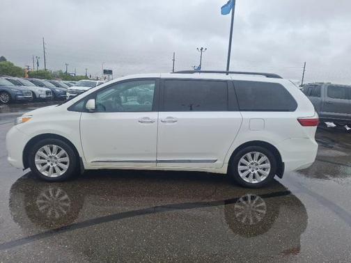 2015 Toyota Sienna XLE