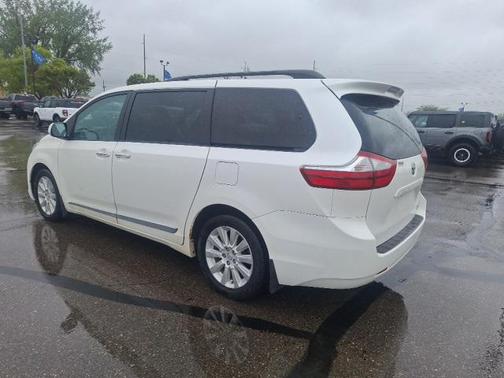 2015 Toyota Sienna XLE
