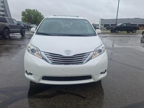 2015 Toyota Sienna XLE