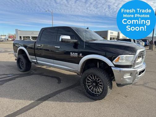 2017 RAM 3500 Laramie Crew Cab 4x4 6'4' Box