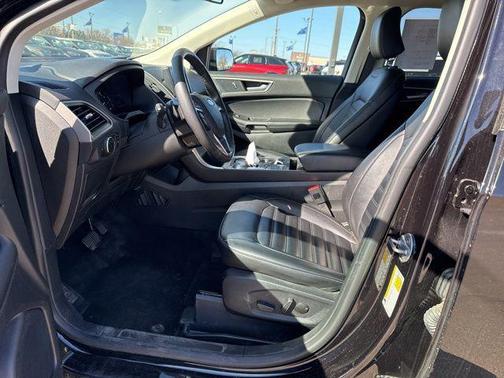 Agate Black Metallic 2024 Ford Edge SEL