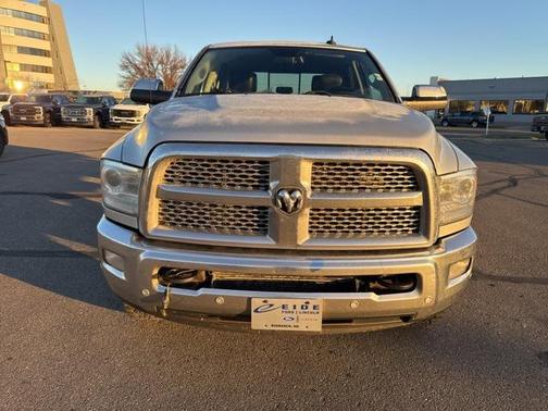 2017 RAM 2500 Laramie Crew Cab 4x4 6'4' Box