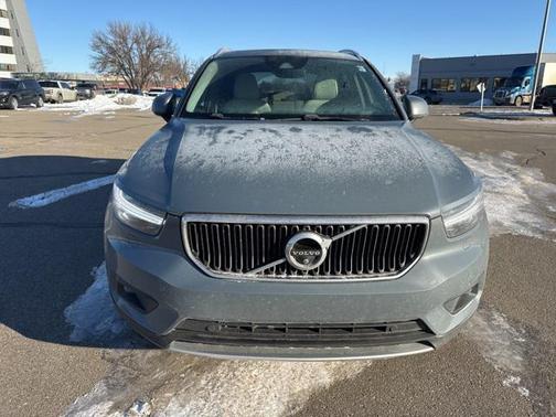 2021 Volvo XC40 T5 Momentum