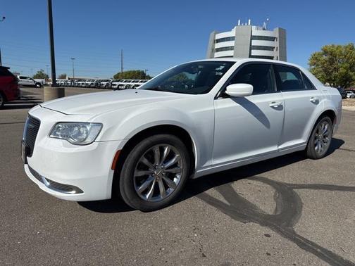 2018 Chrysler 300 Touring