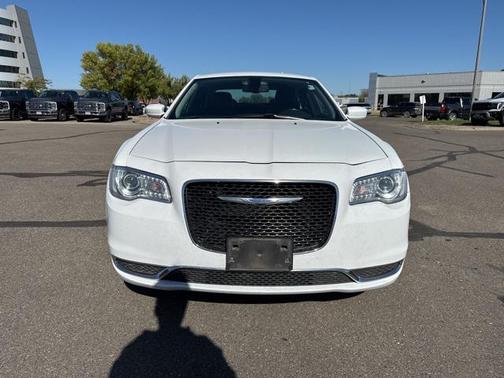 2018 Chrysler 300 Touring