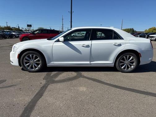 2018 Chrysler 300 Touring
