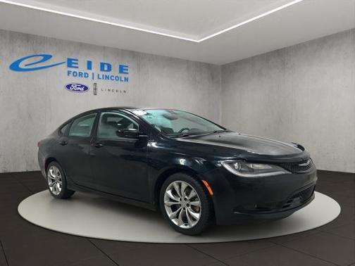 2015 Chrysler 200 S