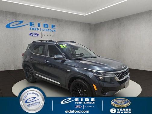 Gravity Gray 2022 Kia Seltos Nightfall Edition