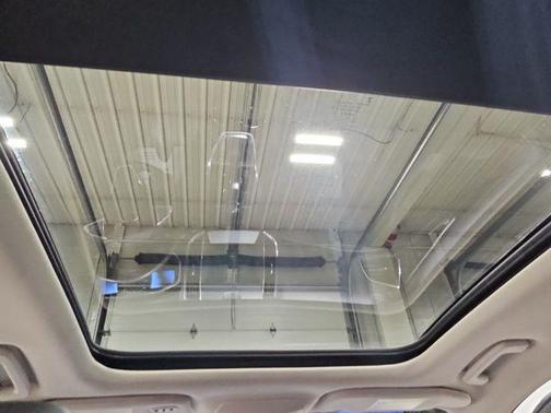 White Gold Metallic 2017 Ford Edge Titanium