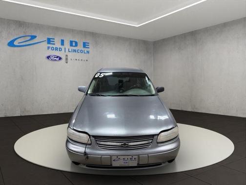 2005 Chevrolet Classic Base