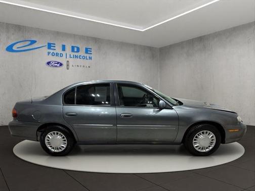 2005 Chevrolet Classic Base