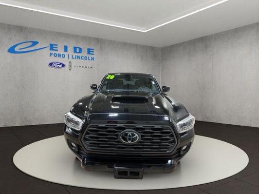 Midnight Black Metallic 2020 Toyota Tacoma TRD Sport