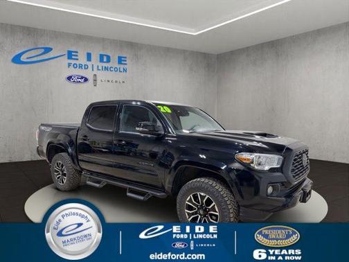 Midnight Black Metallic 2020 Toyota Tacoma TRD Sport
