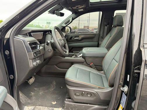 Onyx Black 2026 GMC Yukon AT4 4WD
